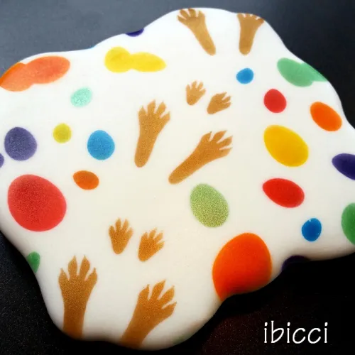 Easter cookie using ibicci paw print and easter egg stencil